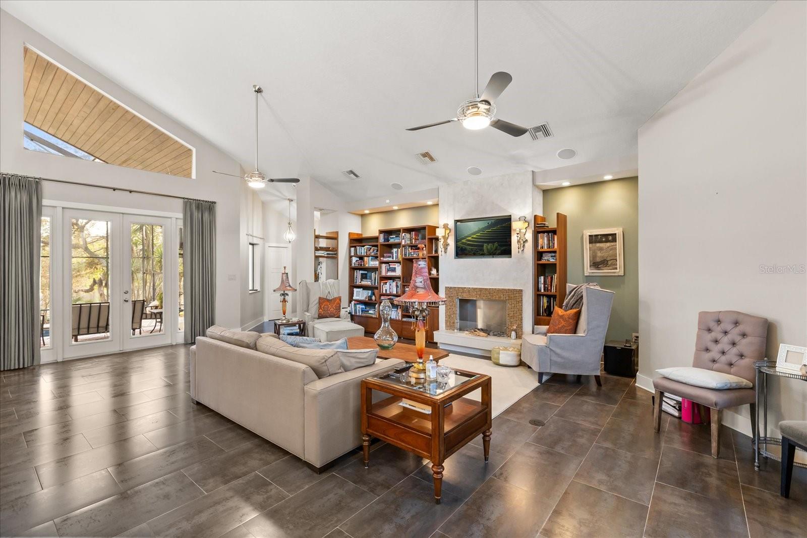 Image 18 of 63 For 5001 Foxfire Lane