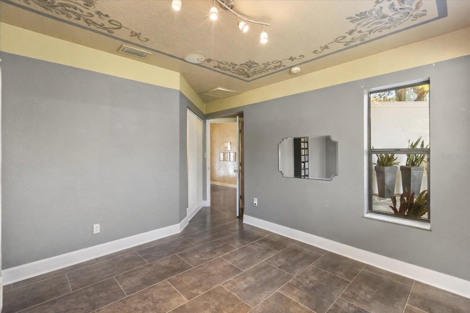 Image 21 of 63 For 5001 Foxfire Lane