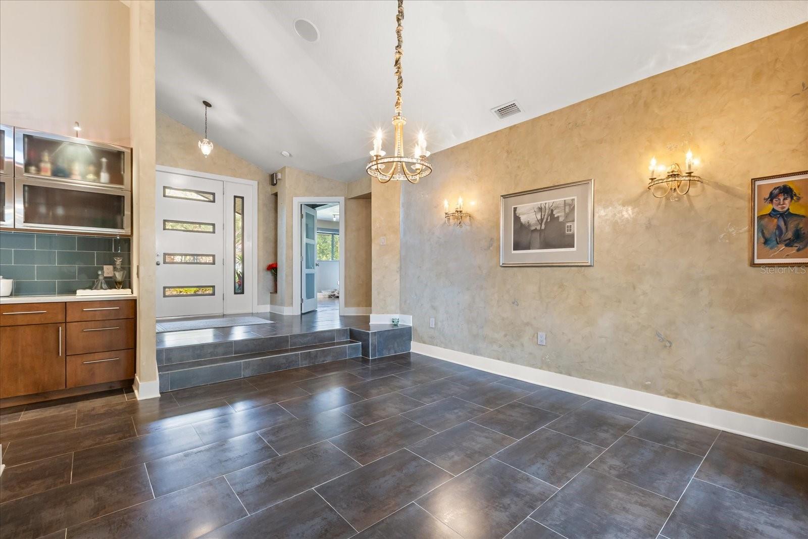 Image 4 of 63 For 5001 Foxfire Lane