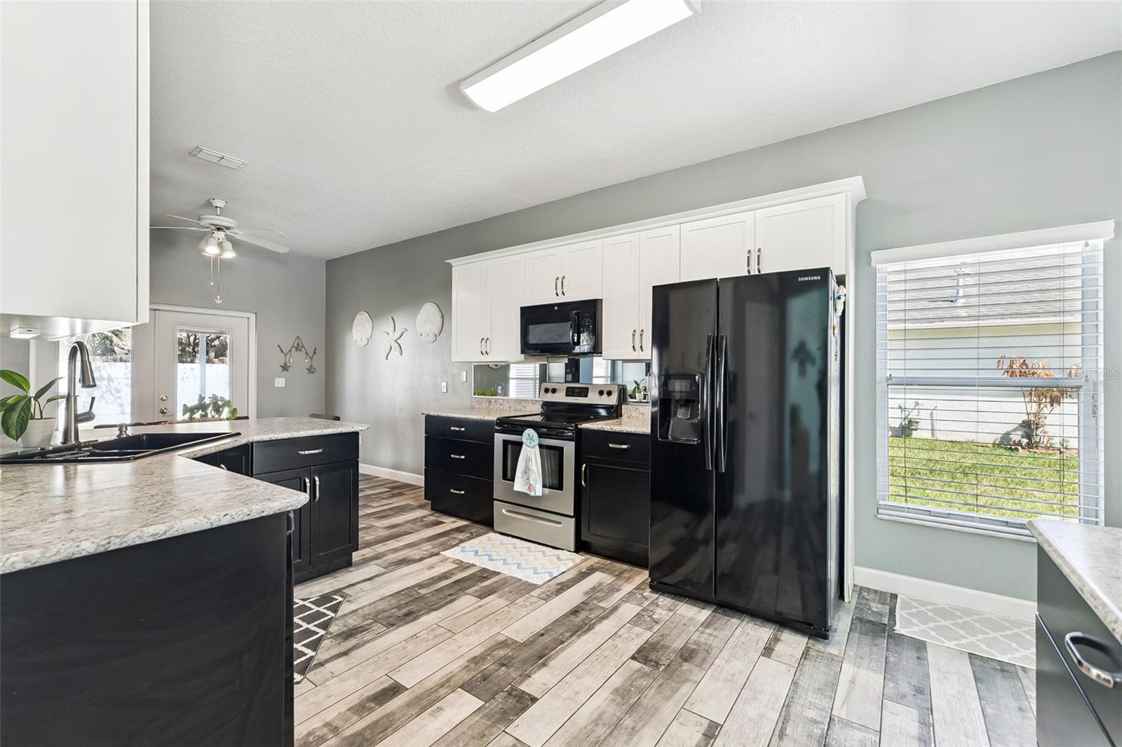 Image 11 of 44 For 1483 Surrey Park Drive