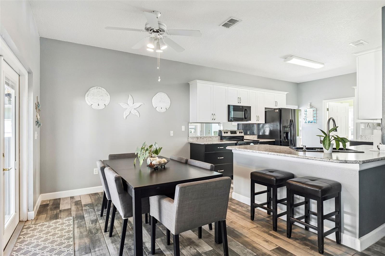 Image 16 of 44 For 1483 Surrey Park Drive