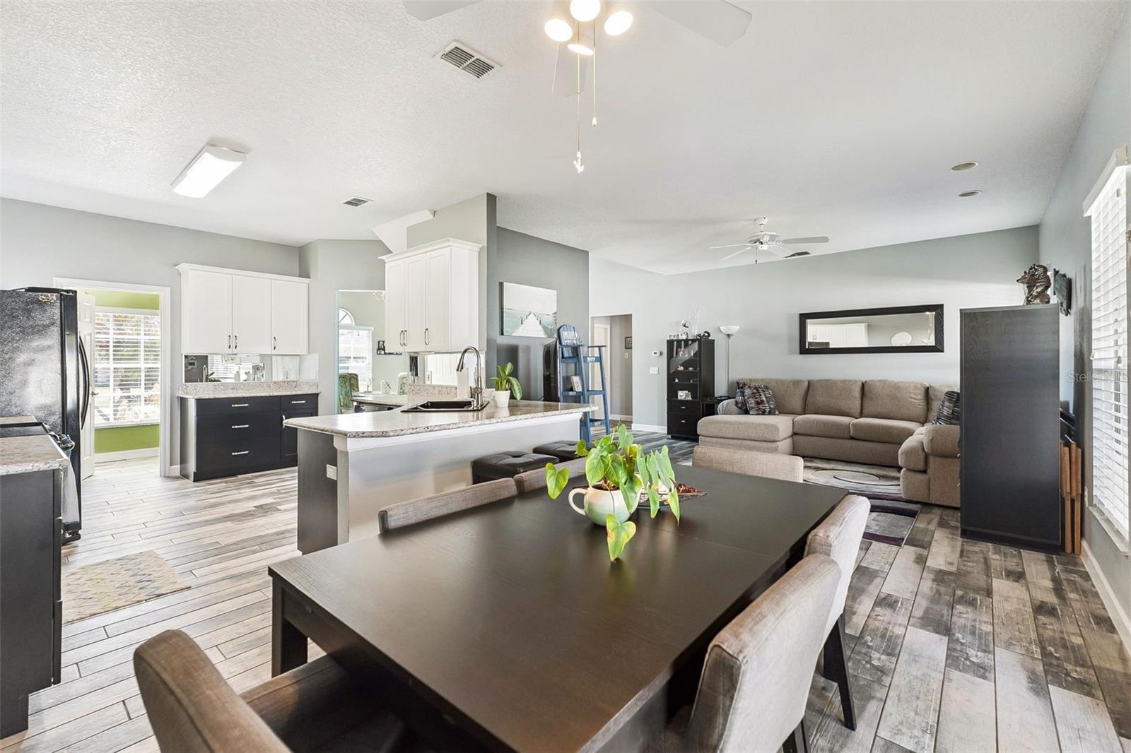 Image 18 of 44 For 1483 Surrey Park Drive