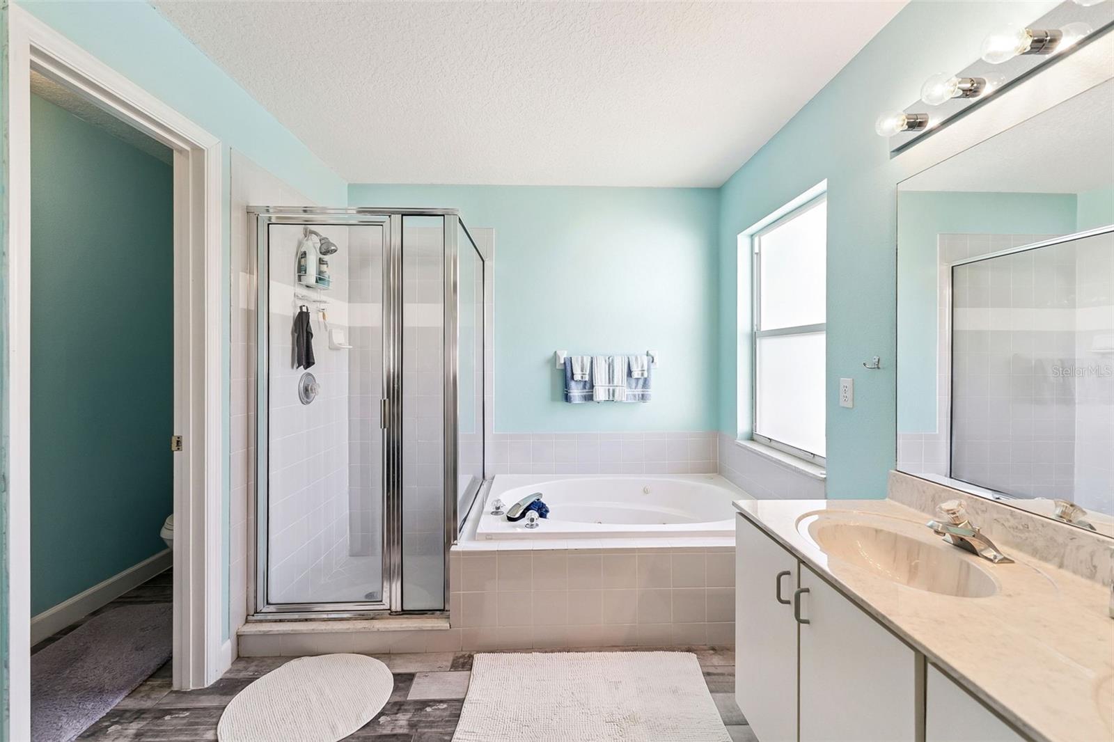 Image 26 of 44 For 1483 Surrey Park Drive