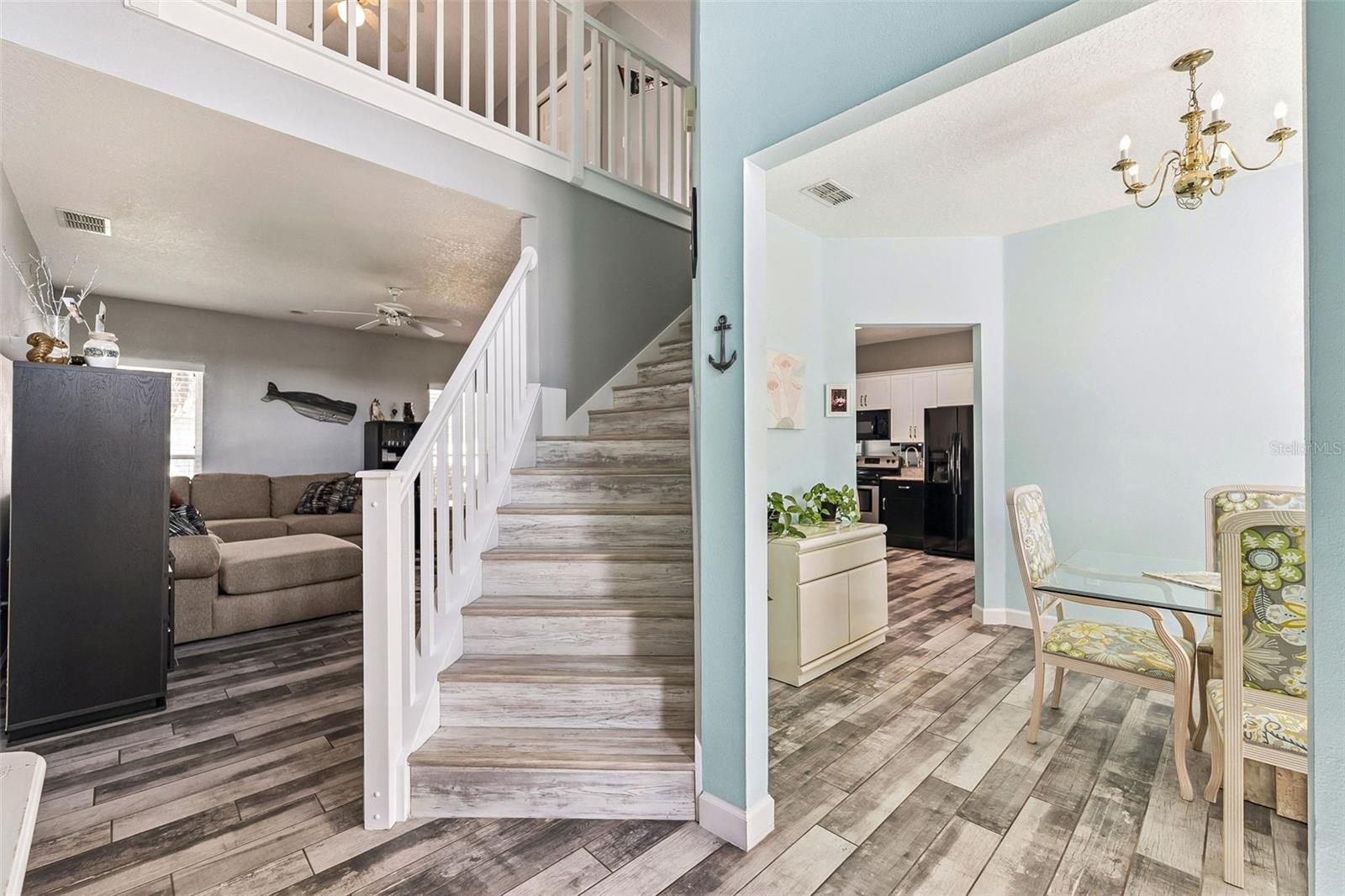 Image 7 of 44 For 1483 Surrey Park Drive