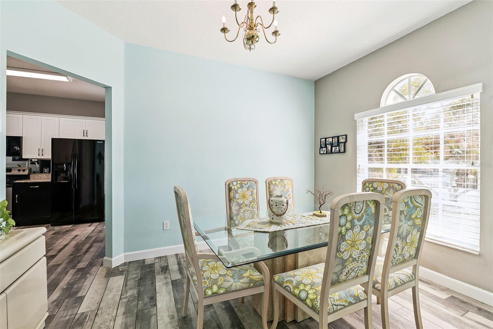 Image 8 of 44 For 1483 Surrey Park Drive