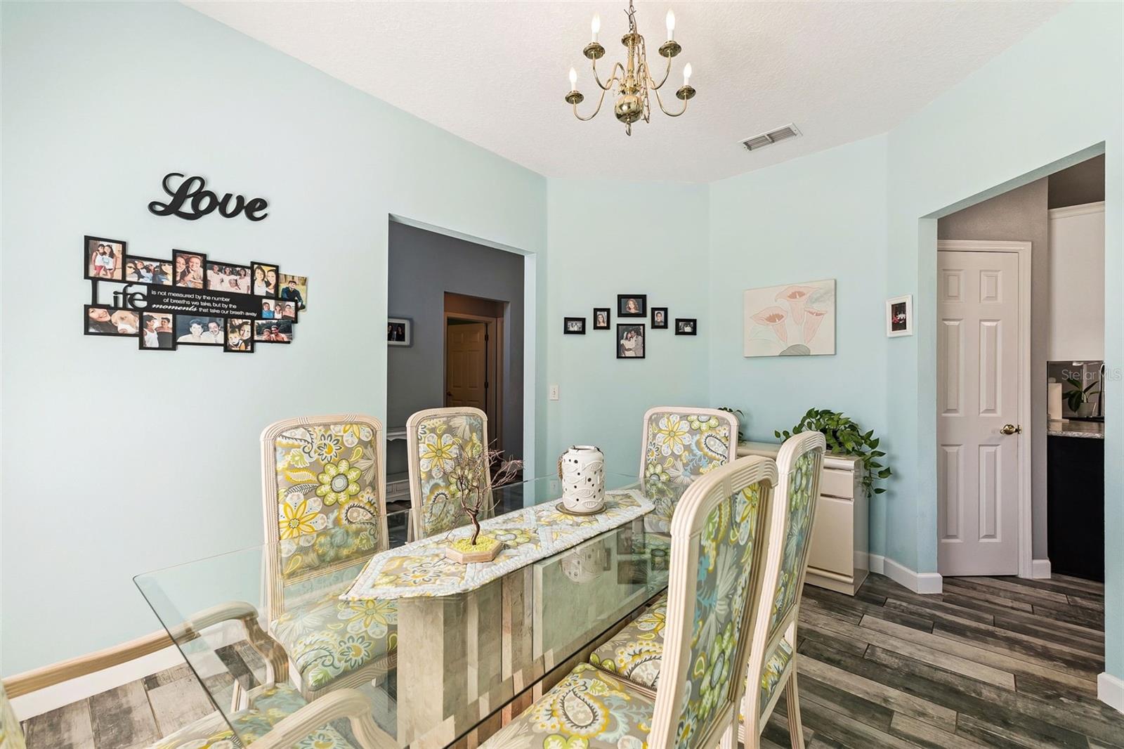 Image 9 of 44 For 1483 Surrey Park Drive