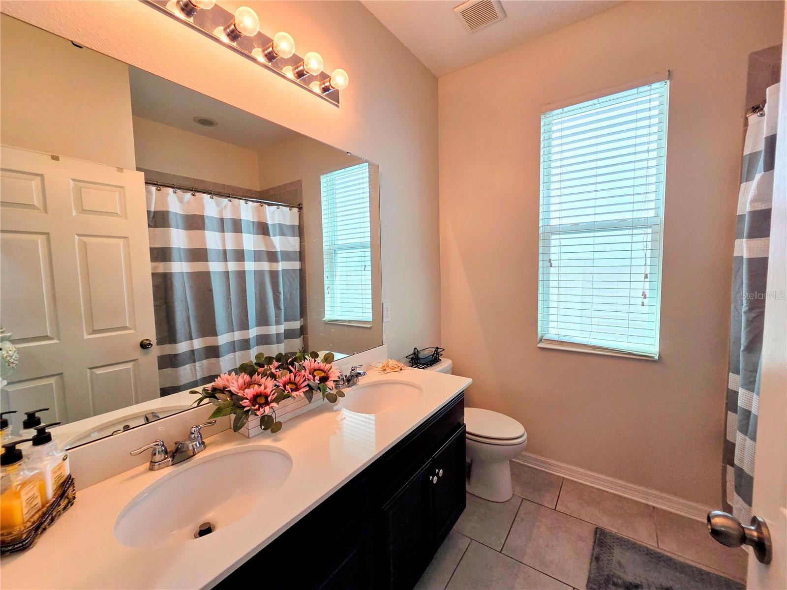 Image 34 of 47 For 5355 Carrara Court