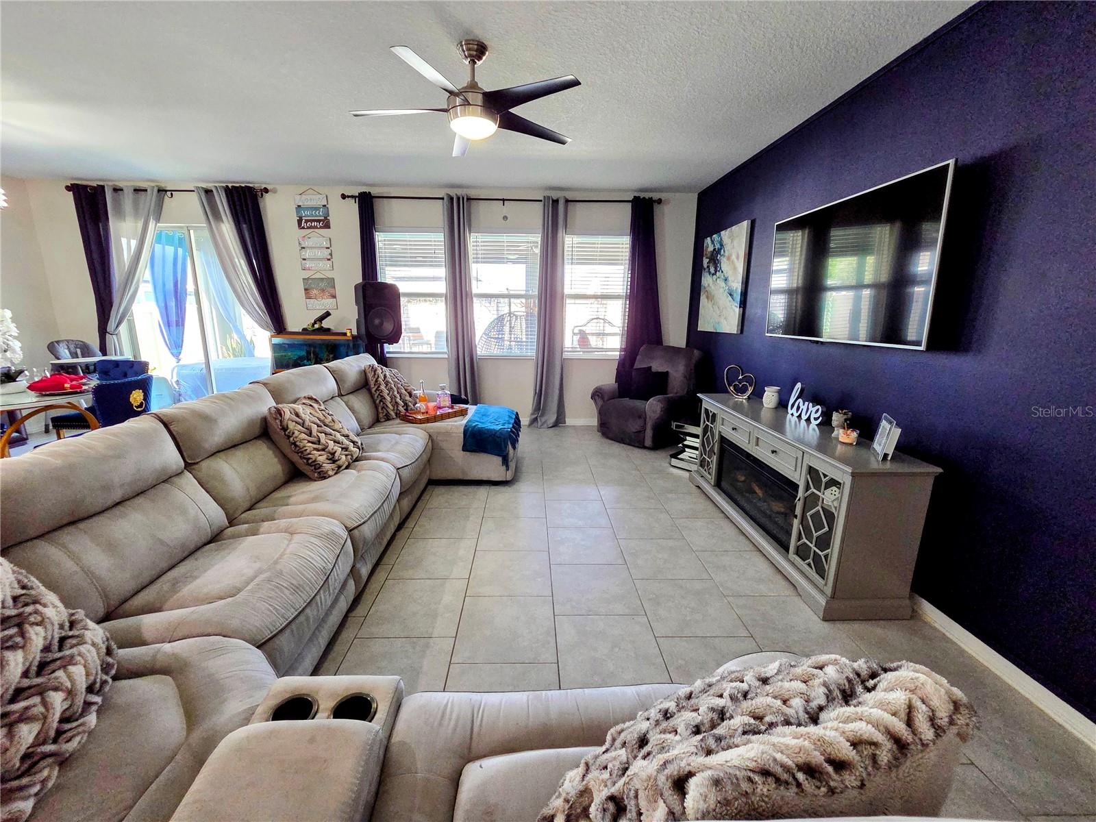 Image 8 of 47 For 5355 Carrara Court