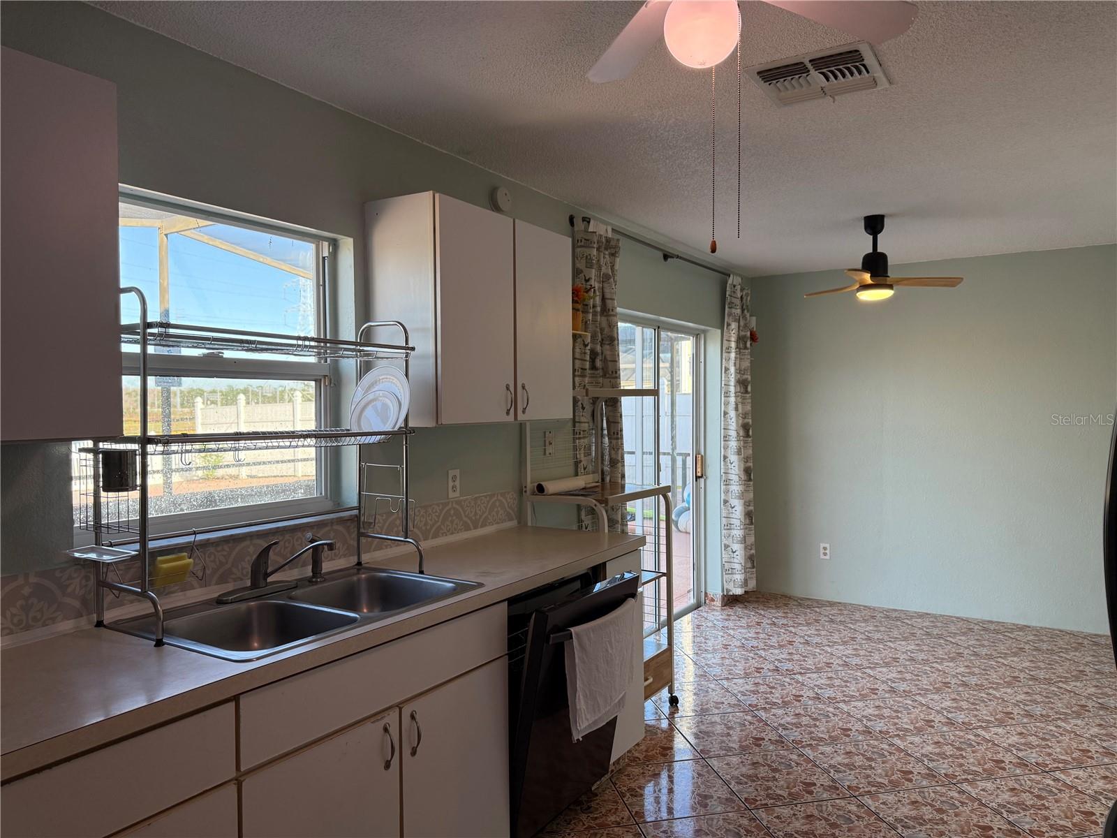 Image 7 of 42 For 1219 Kempton Chase Parkway