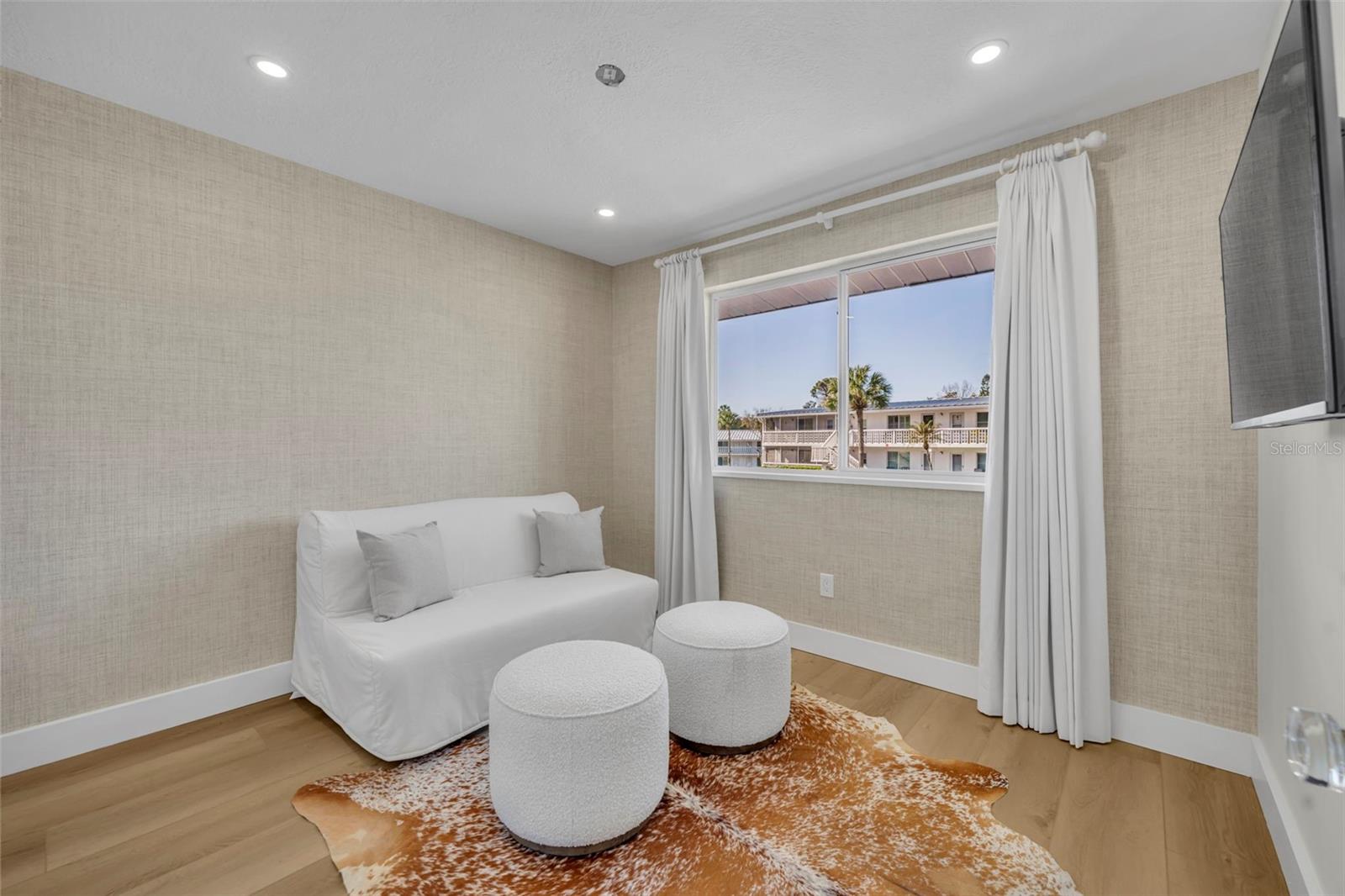 Image 14 of 35 For 1140 Orlando Avenue H-13