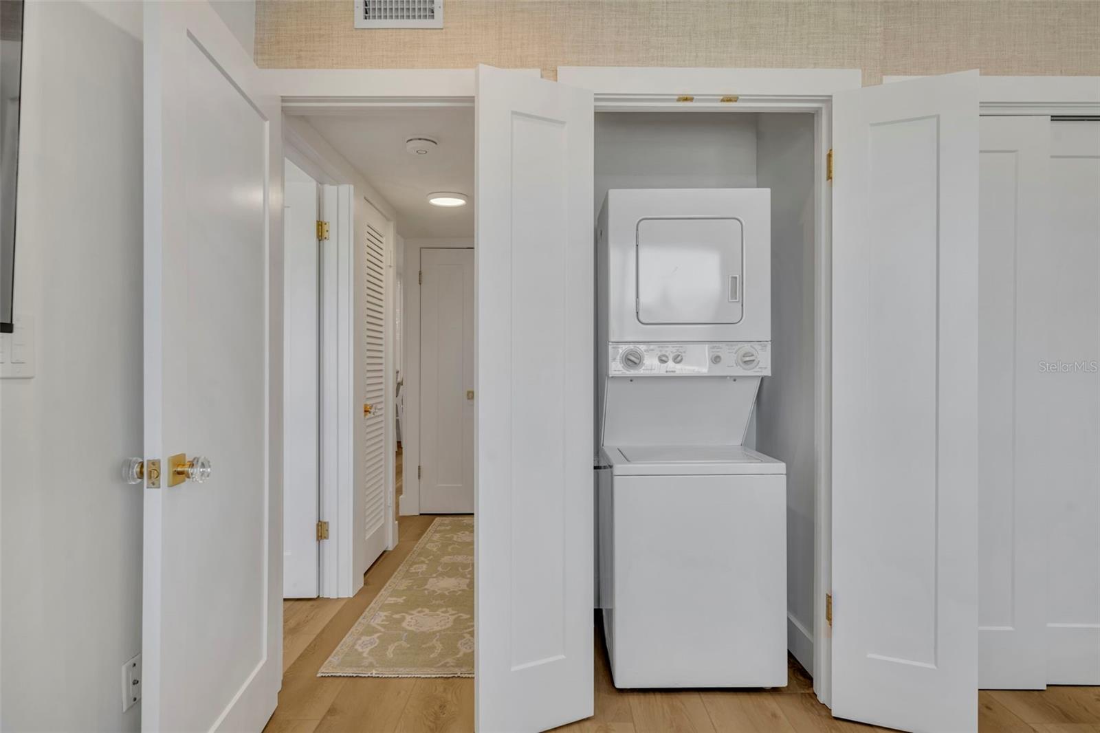 Image 16 of 35 For 1140 Orlando Avenue H-13