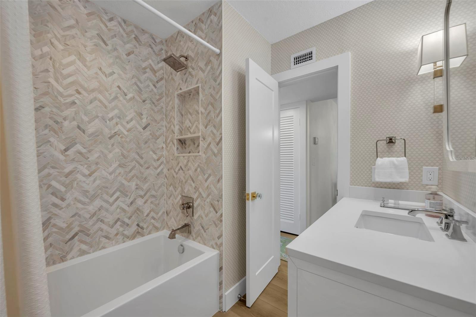 Image 20 of 35 For 1140 Orlando Avenue H-13