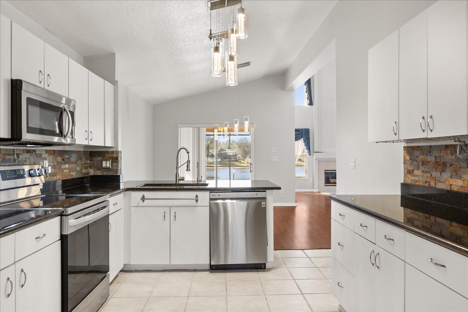 Image 18 of 39 For 785 Pickfair Terrace