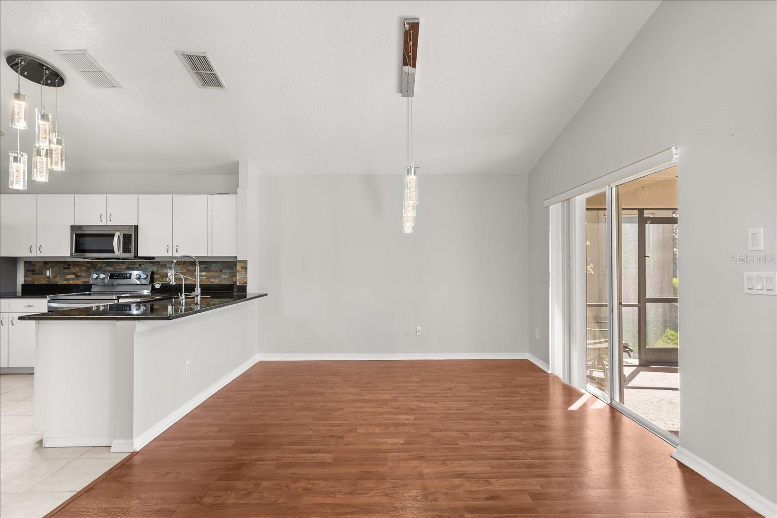 Image 7 of 39 For 785 Pickfair Terrace