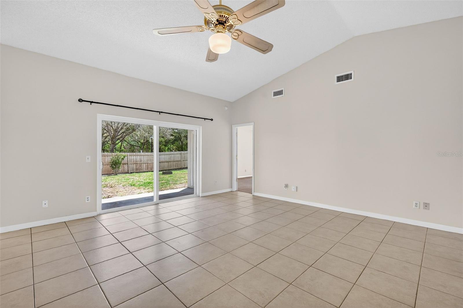 Image 15 of 53 For 1000 Covington Street