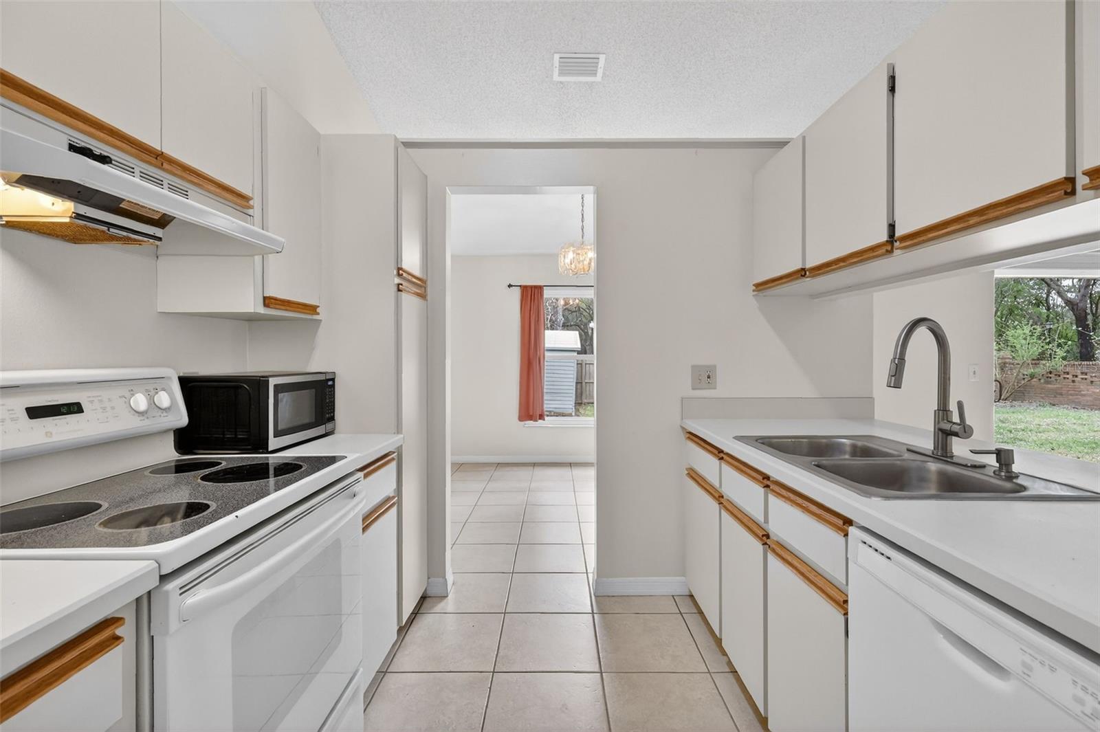 Image 20 of 53 For 1000 Covington Street