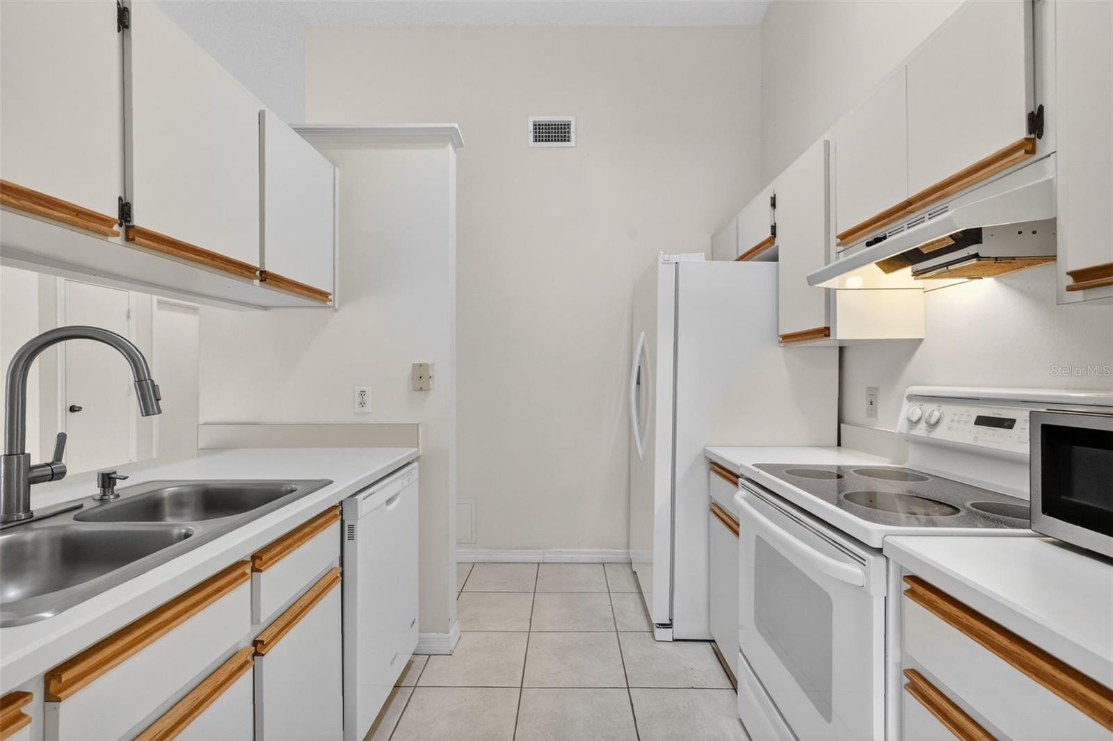 Image 23 of 53 For 1000 Covington Street