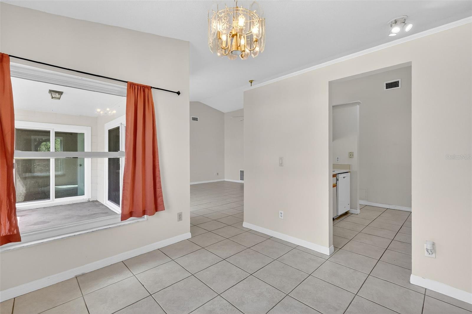 Image 25 of 53 For 1000 Covington Street