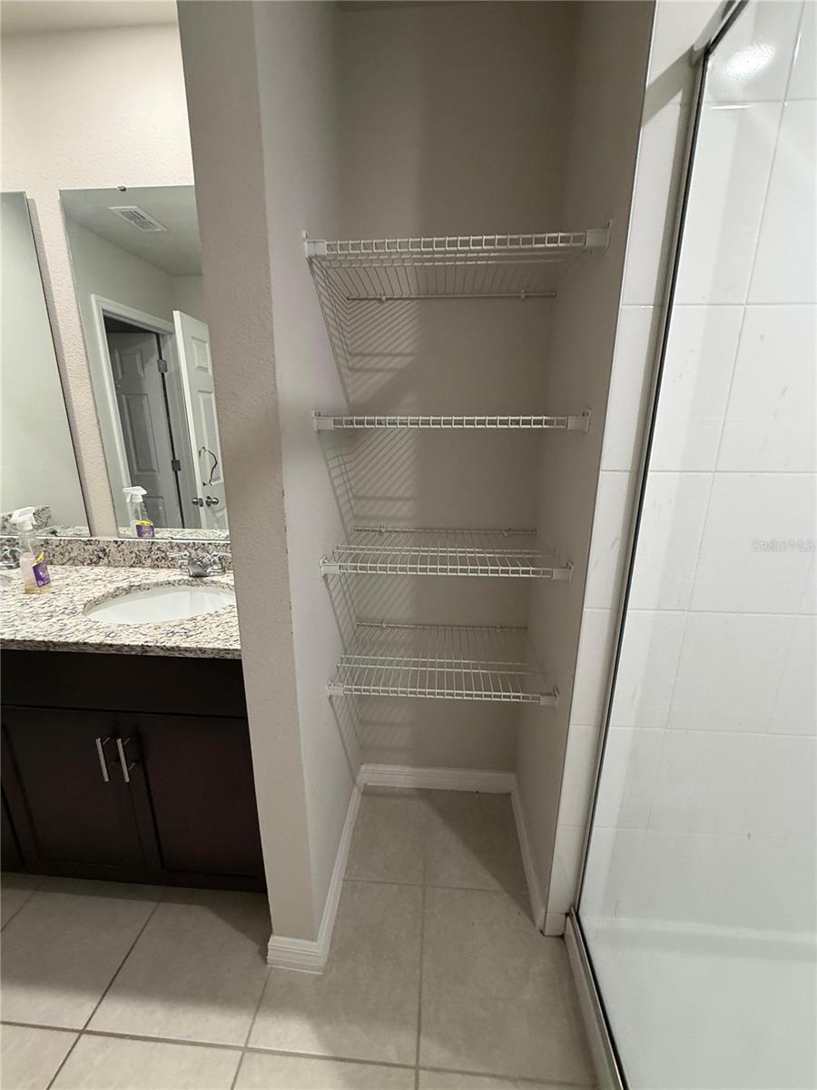 Image 11 of 20 For 968 Robin Holly Street 968