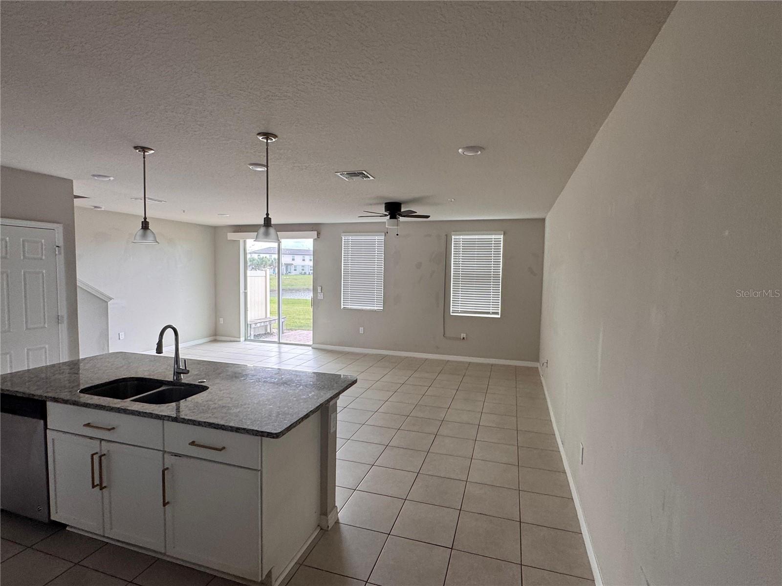 Image 4 of 20 For 968 Robin Holly Street 968