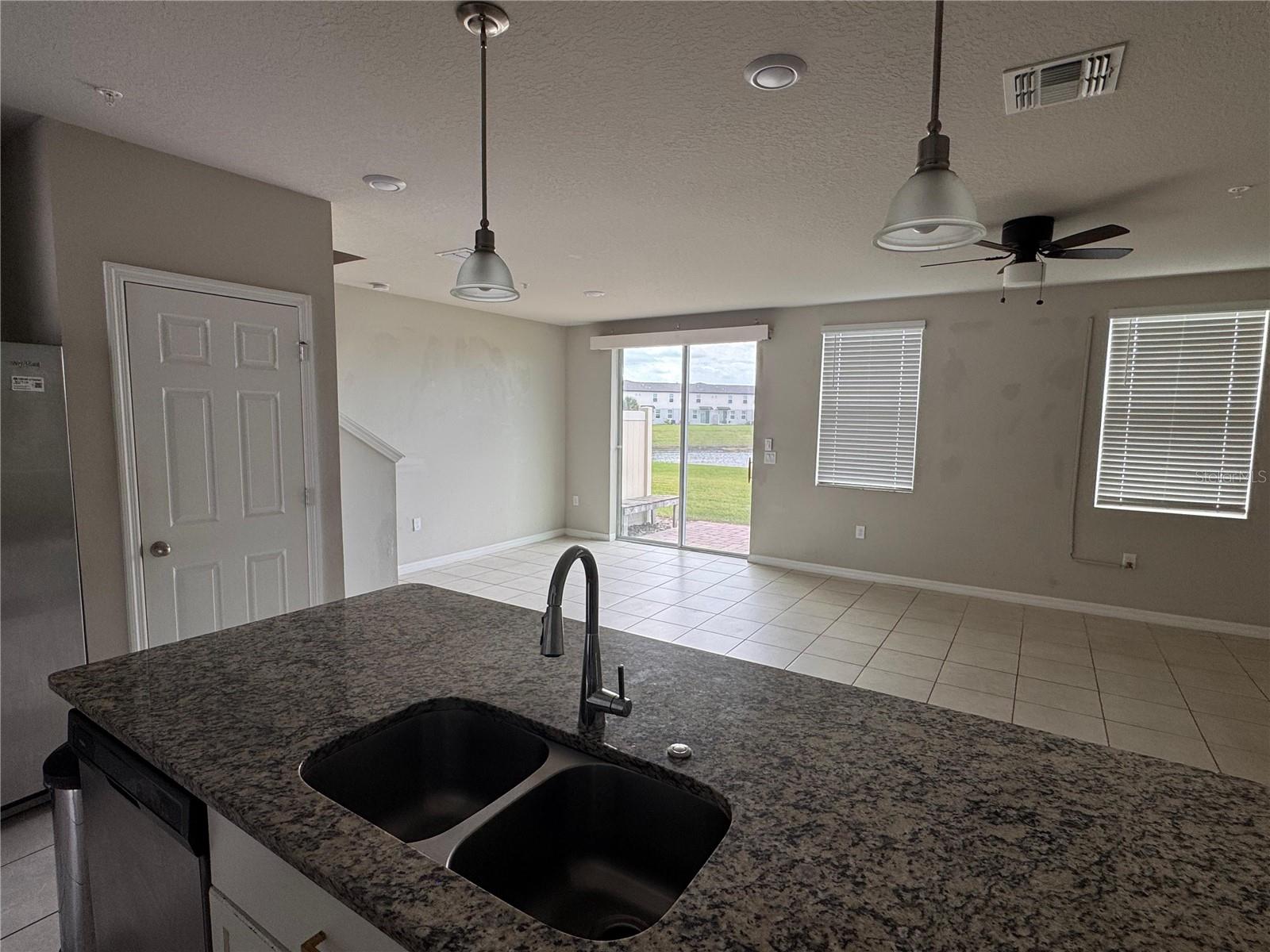 Image 5 of 20 For 968 Robin Holly Street 968