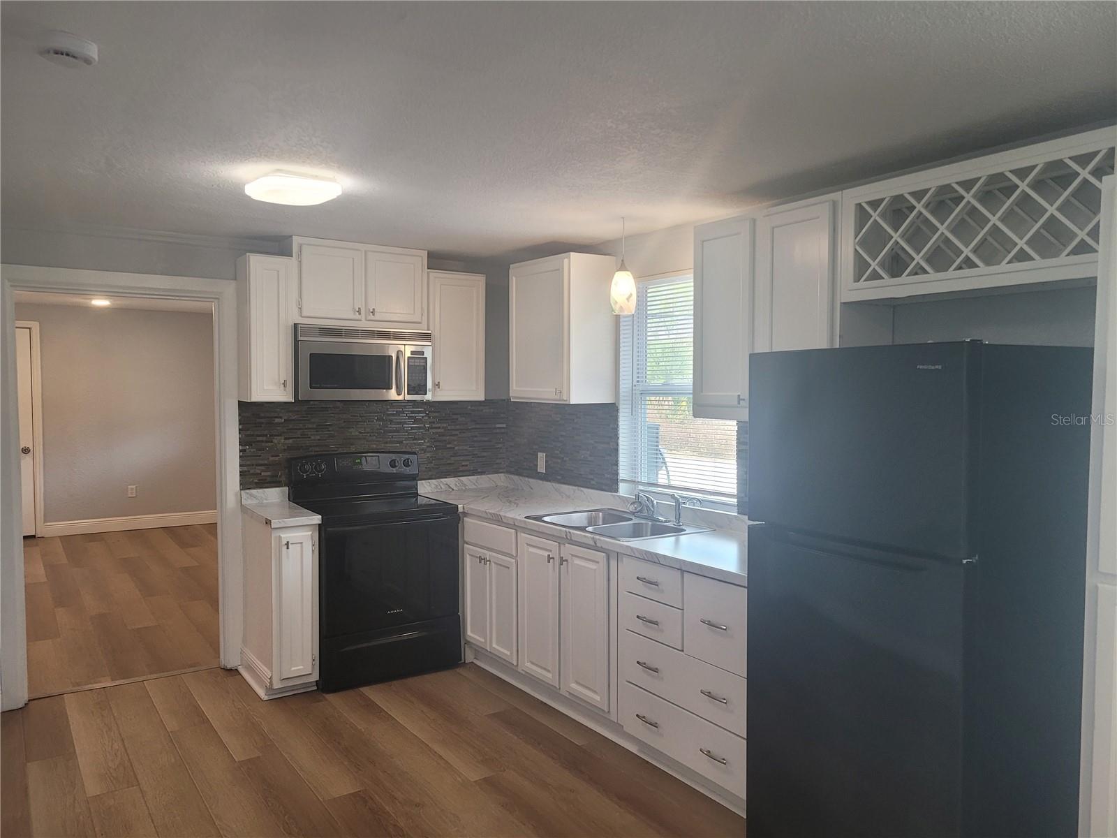 Image 11 of 33 For 1320 Oleander Avenue