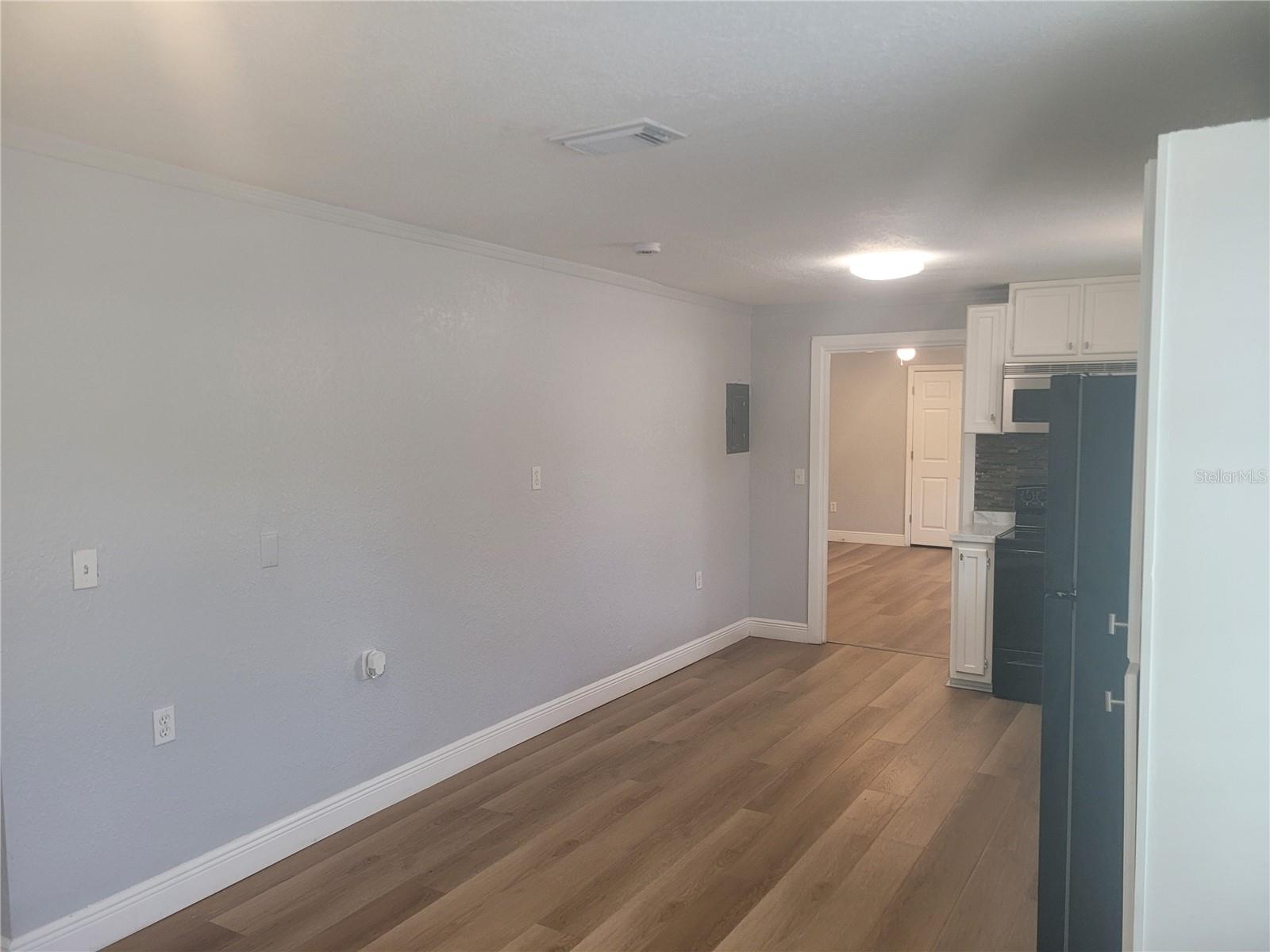 Image 13 of 33 For 1320 Oleander Avenue