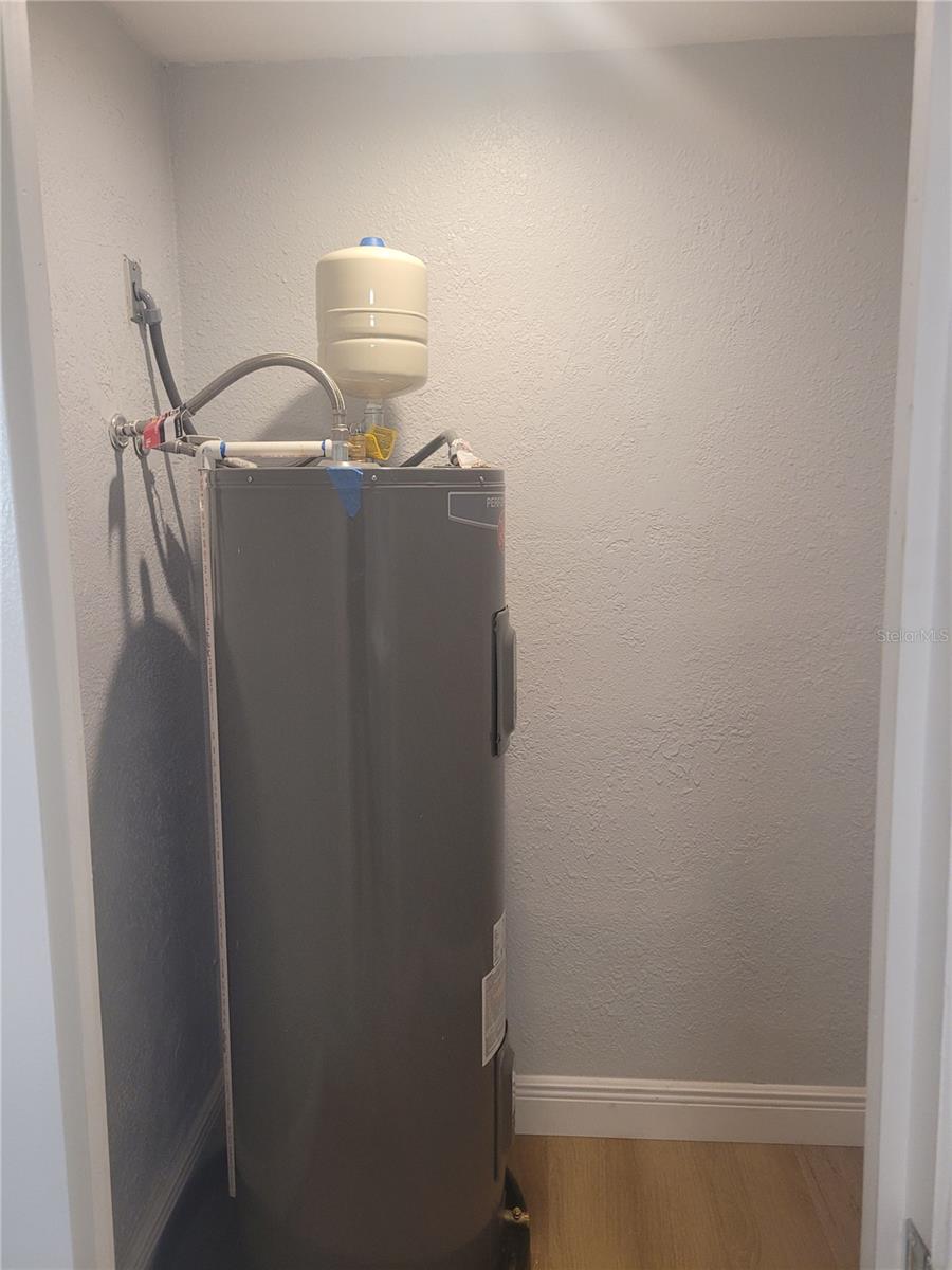 Image 18 of 33 For 1320 Oleander Avenue