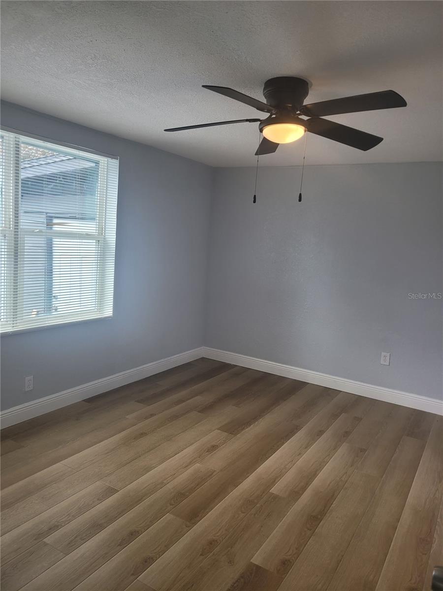 Image 21 of 33 For 1320 Oleander Avenue