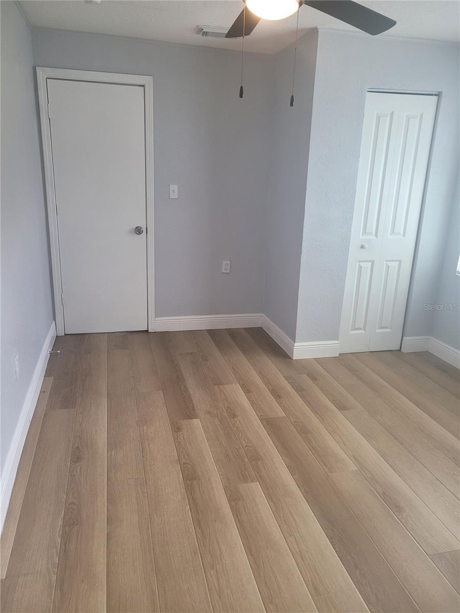 Image 23 of 33 For 1320 Oleander Avenue