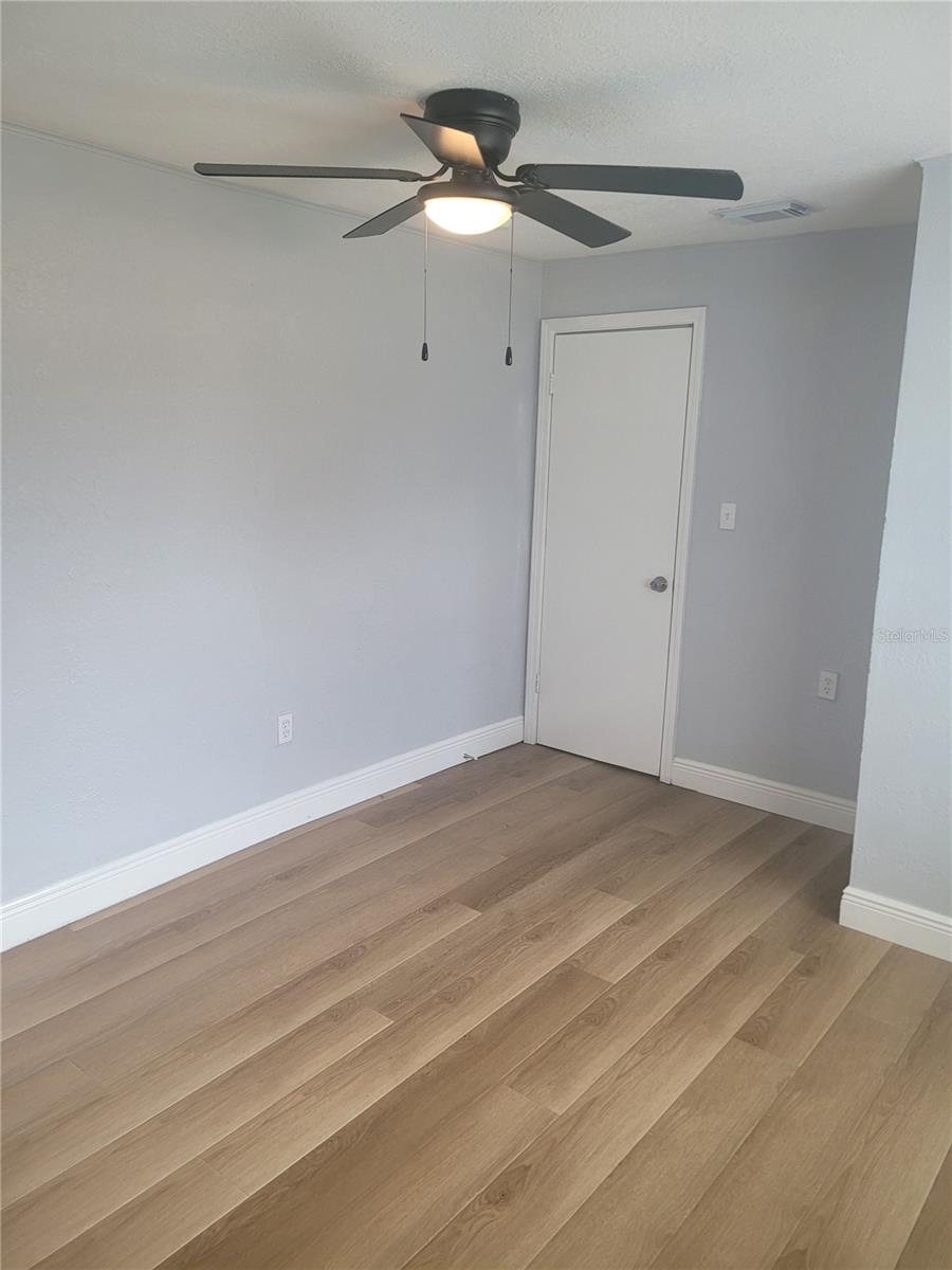 Image 24 of 33 For 1320 Oleander Avenue