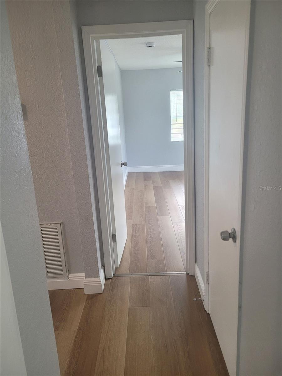 Image 25 of 33 For 1320 Oleander Avenue