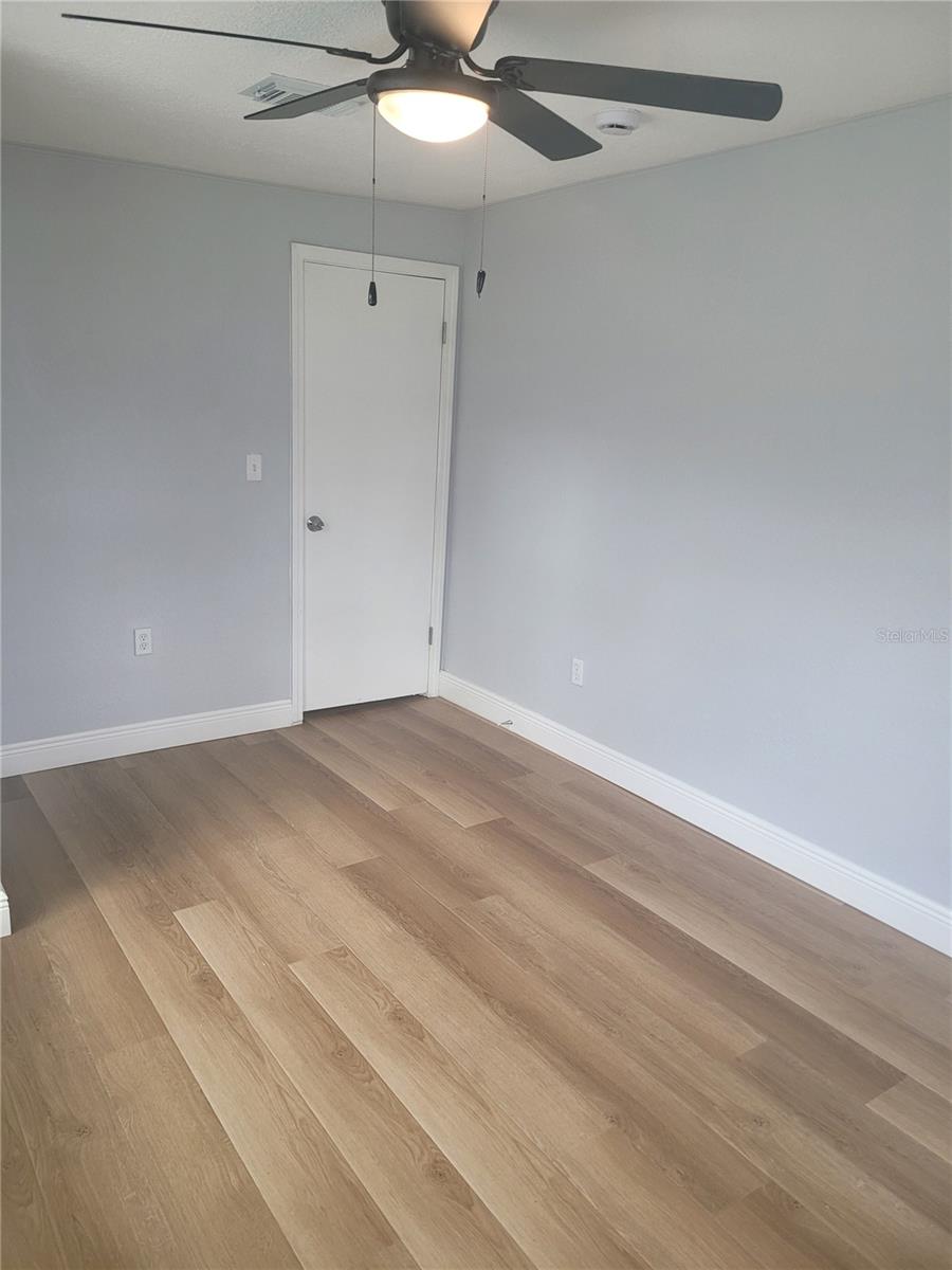 Image 27 of 33 For 1320 Oleander Avenue