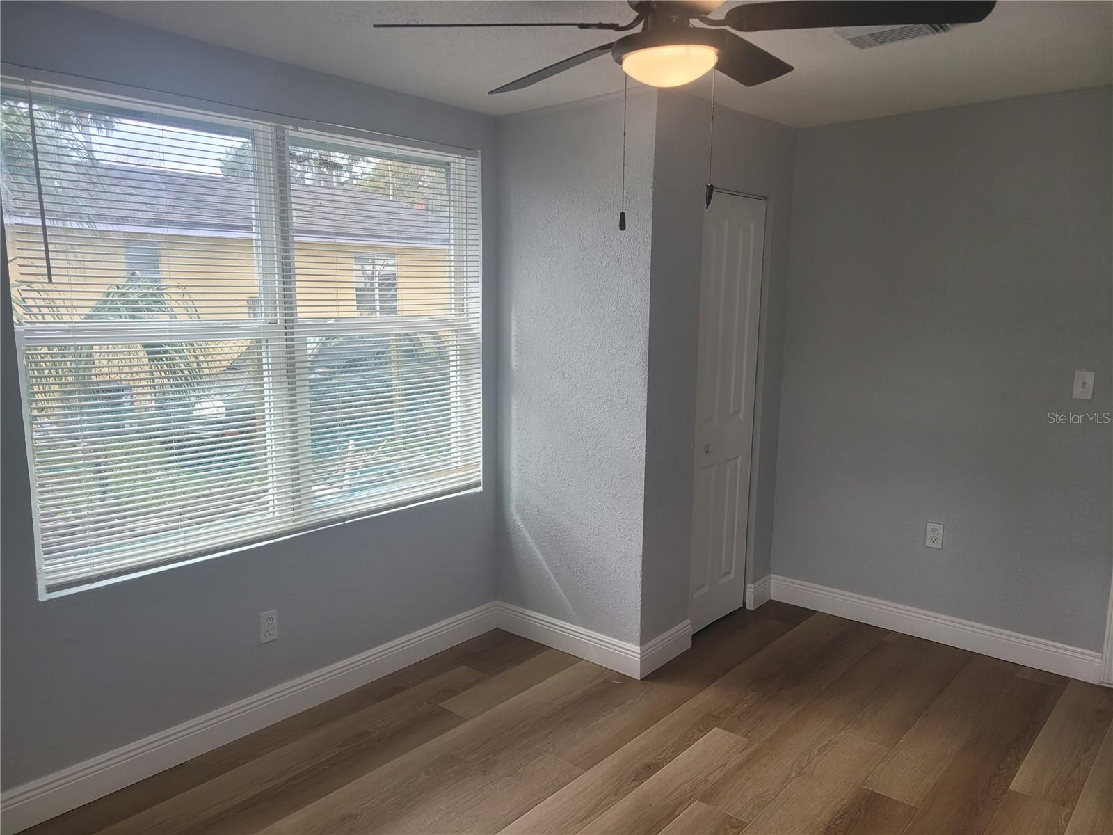 Image 31 of 33 For 1320 Oleander Avenue