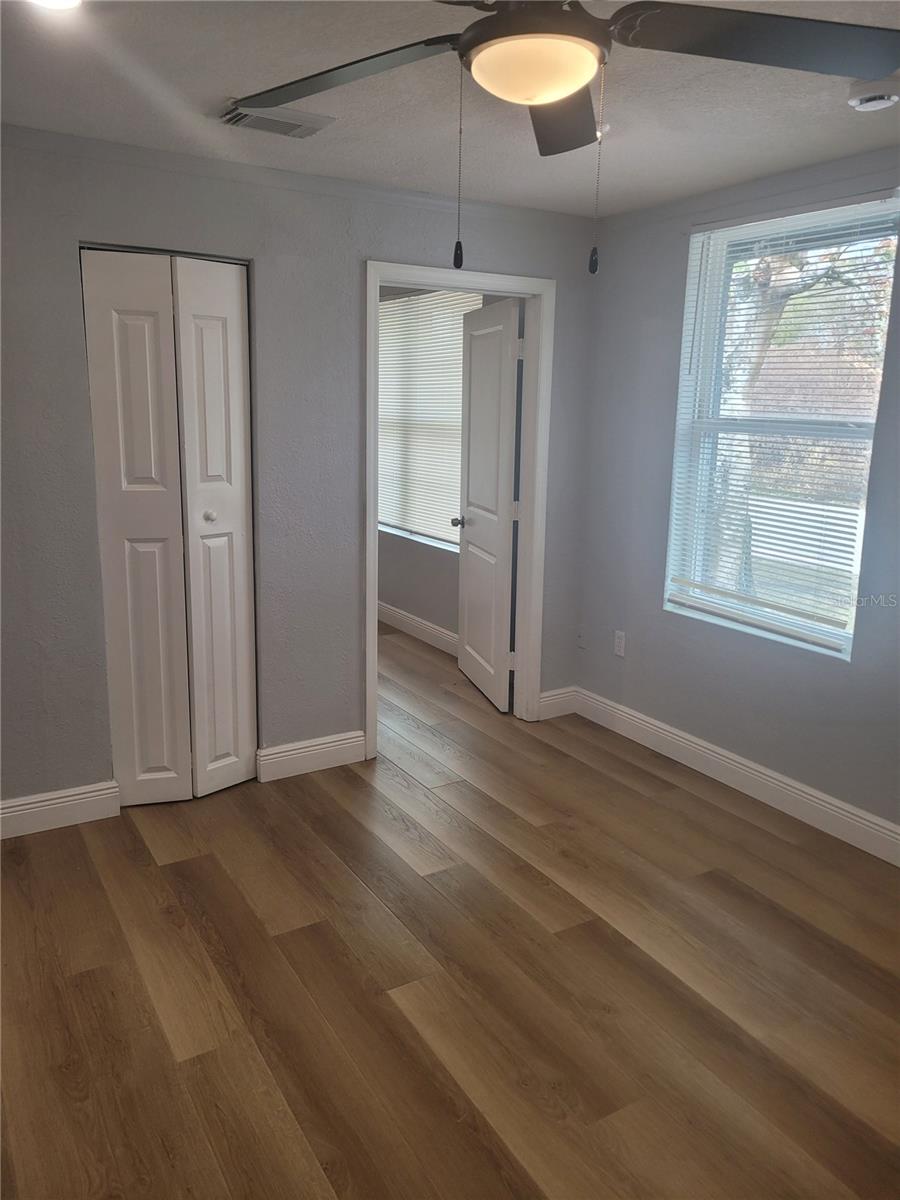 Image 32 of 33 For 1320 Oleander Avenue