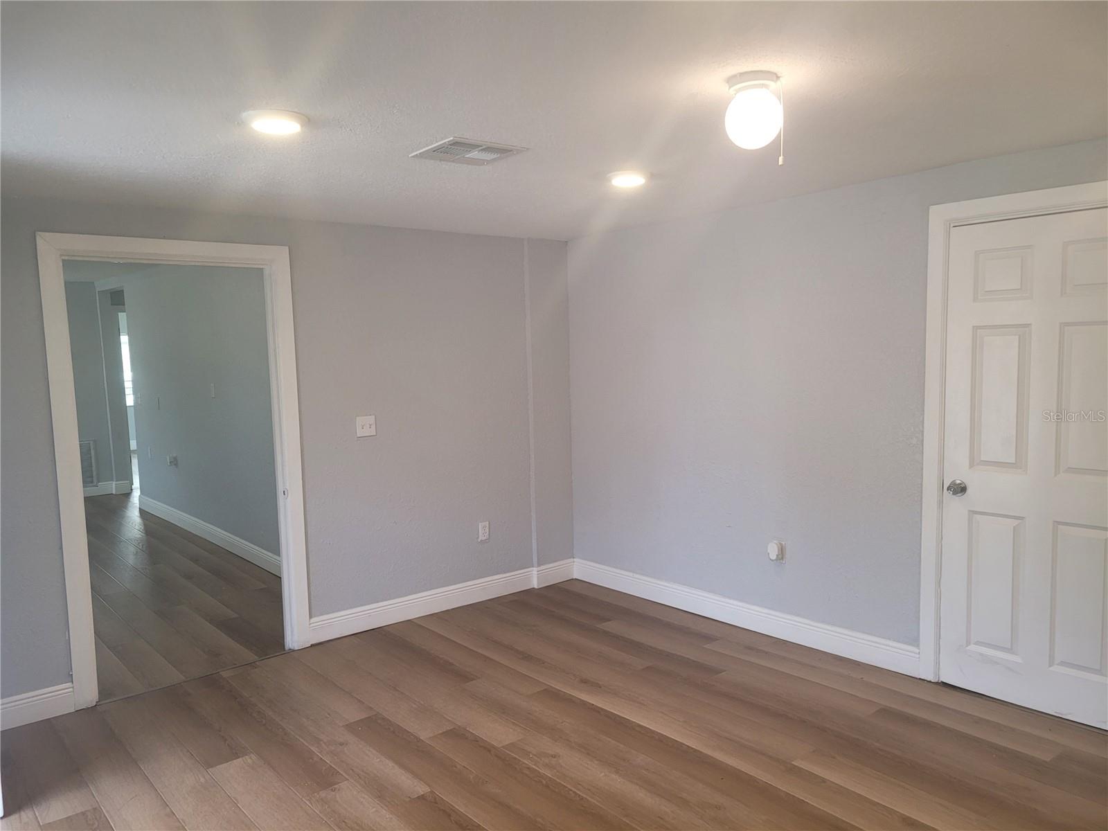 Image 4 of 33 For 1320 Oleander Avenue