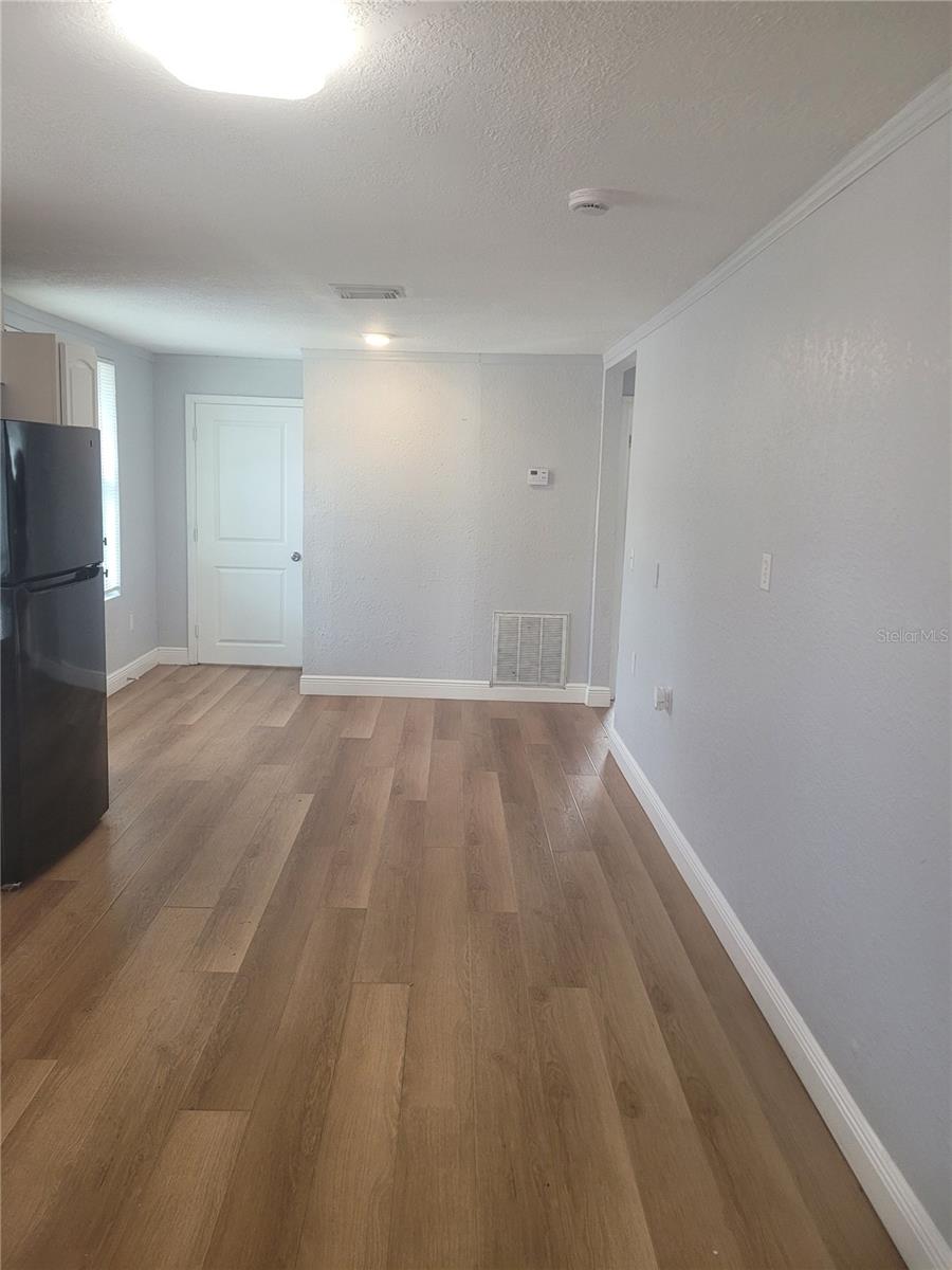 Image 7 of 33 For 1320 Oleander Avenue