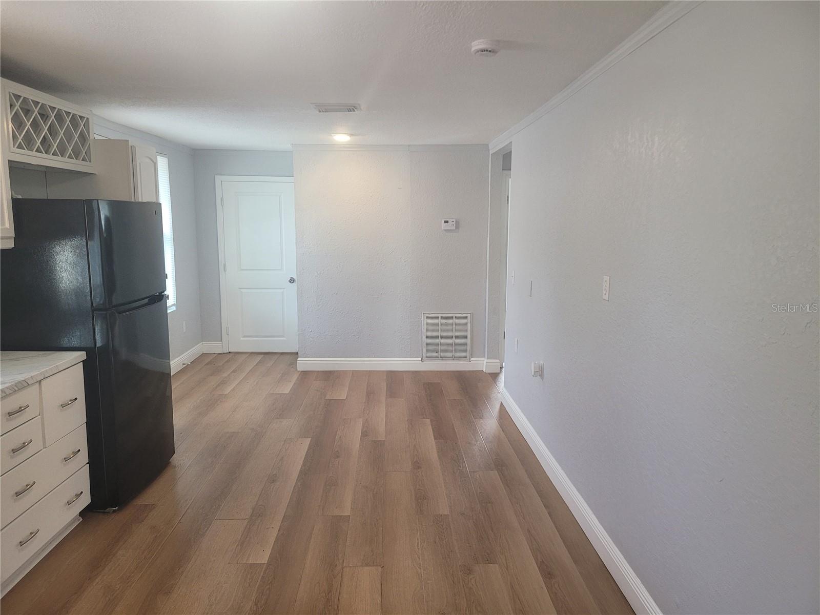 Image 8 of 33 For 1320 Oleander Avenue