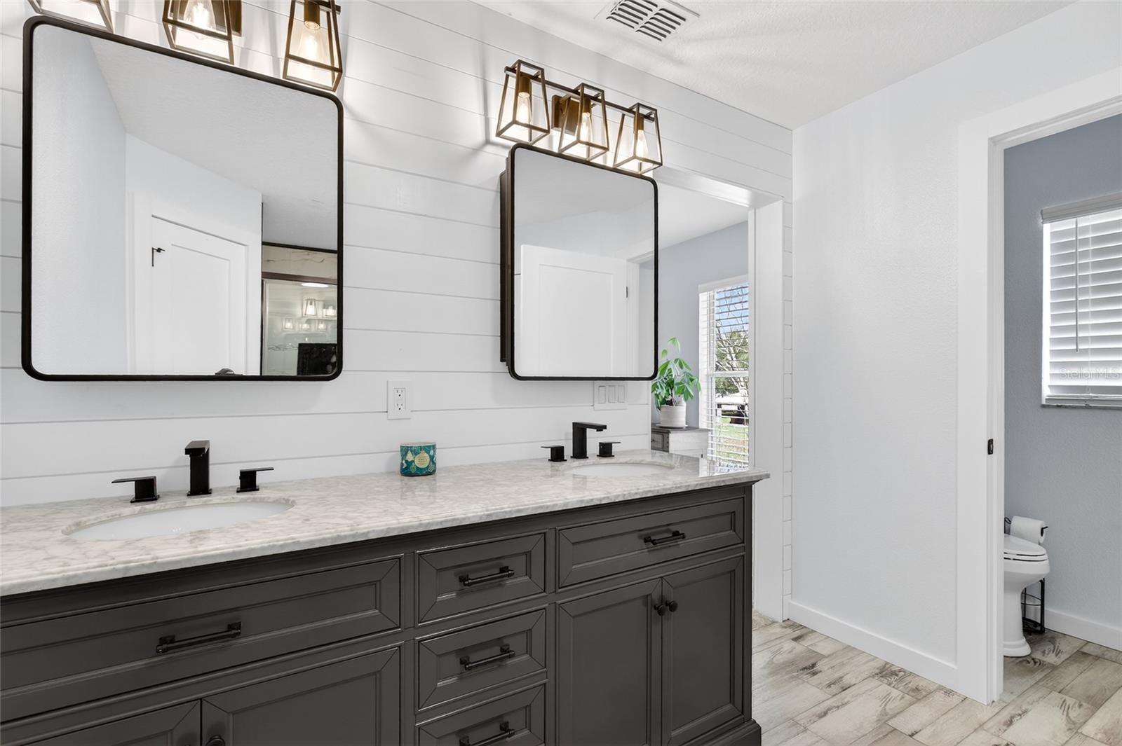 Image 14 of 39 For 36403 Barrington Drive