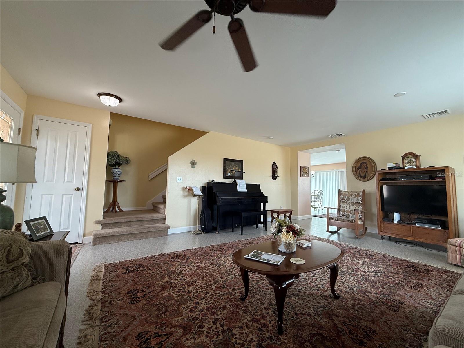 Image 16 of 66 For 24491 Julian Court