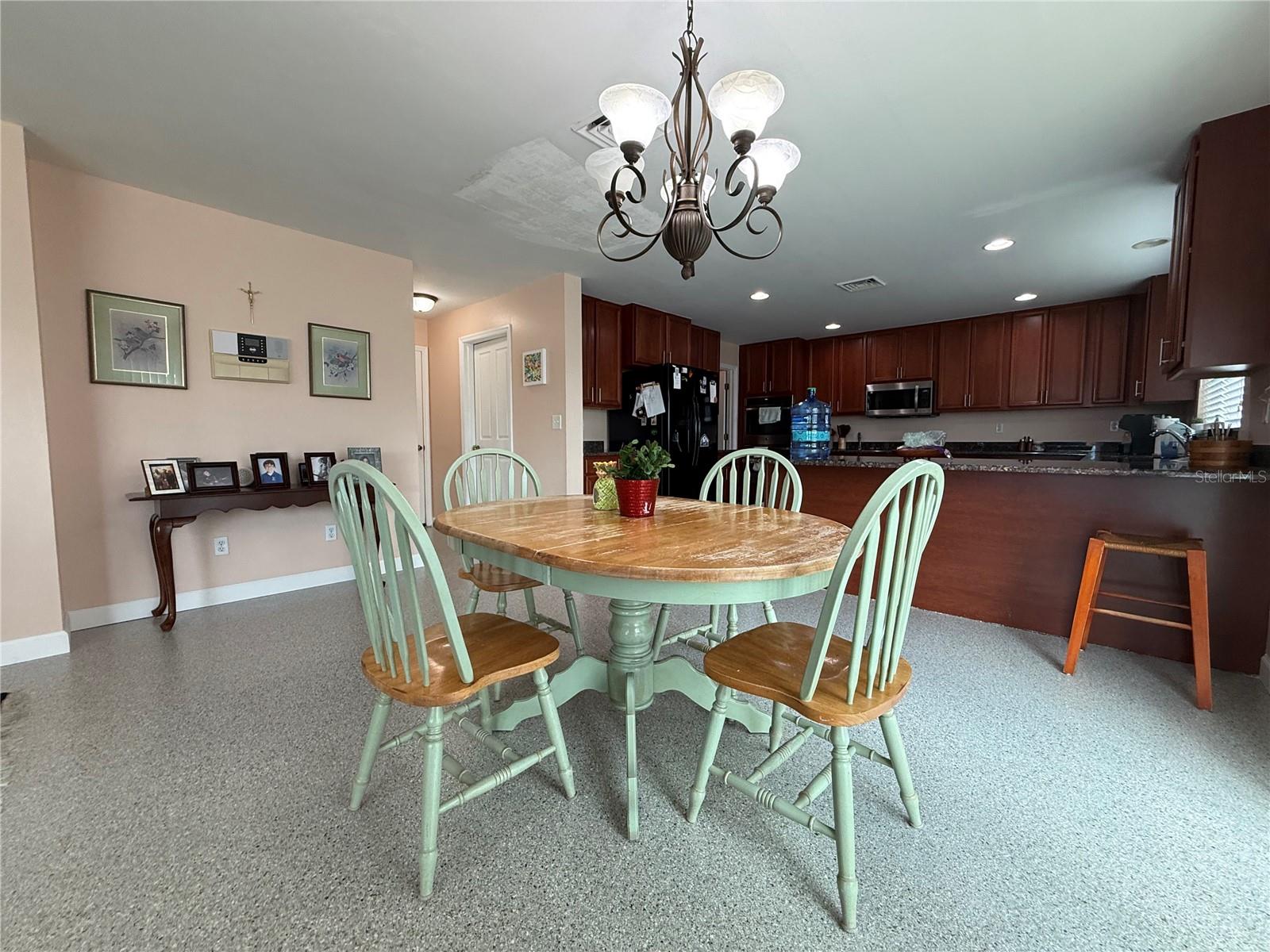 Image 26 of 66 For 24491 Julian Court