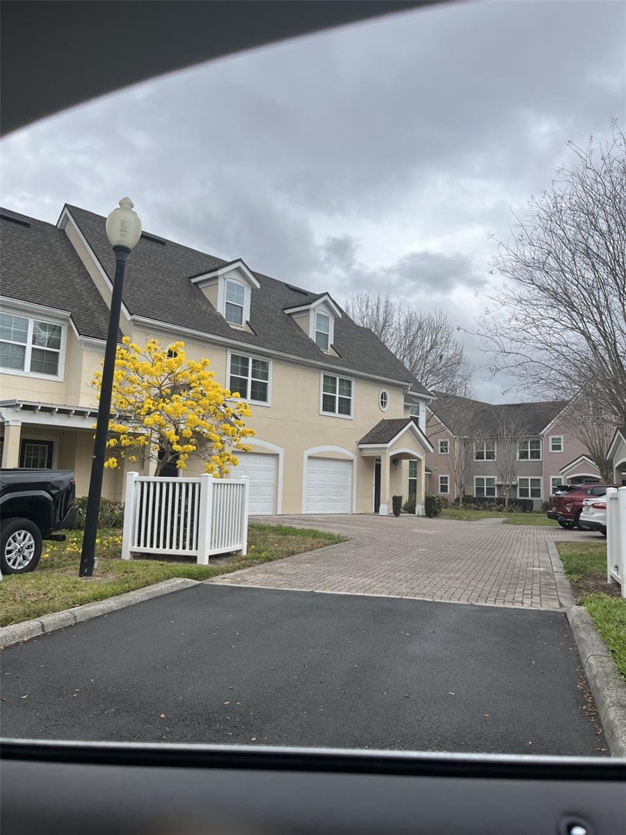 Image 11 of 12 For 3396 Parkchester Square Boulevard 205