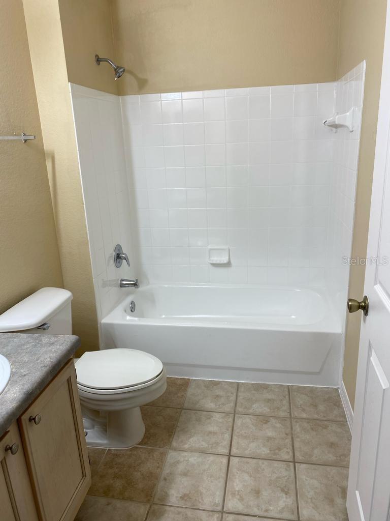 Image 8 of 12 For 3396 Parkchester Square Boulevard 205