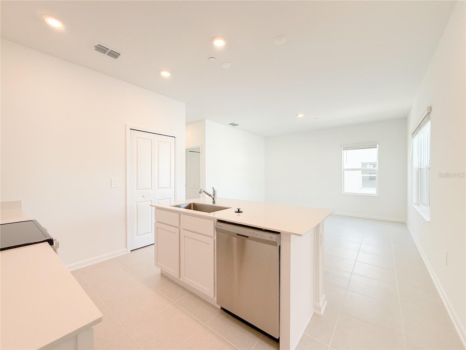 Image 11 of 30 For 1975 Stake Out Way