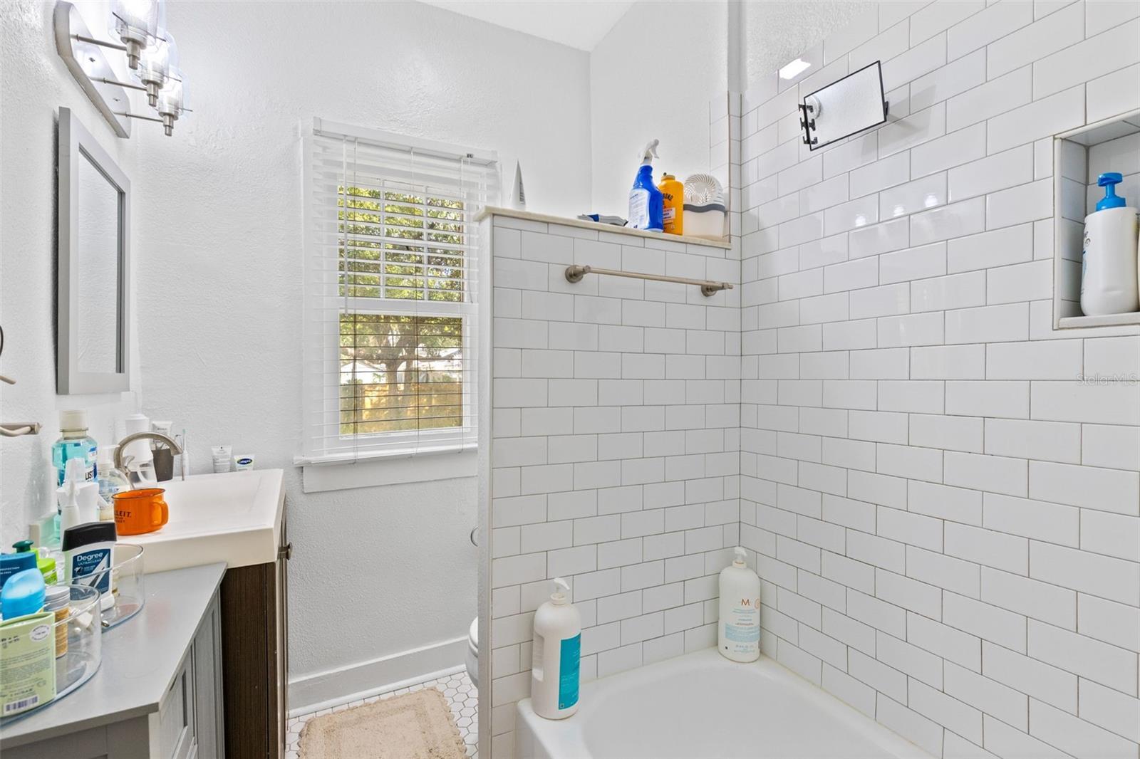 Image 13 of 29 For 1409 Amelia Street