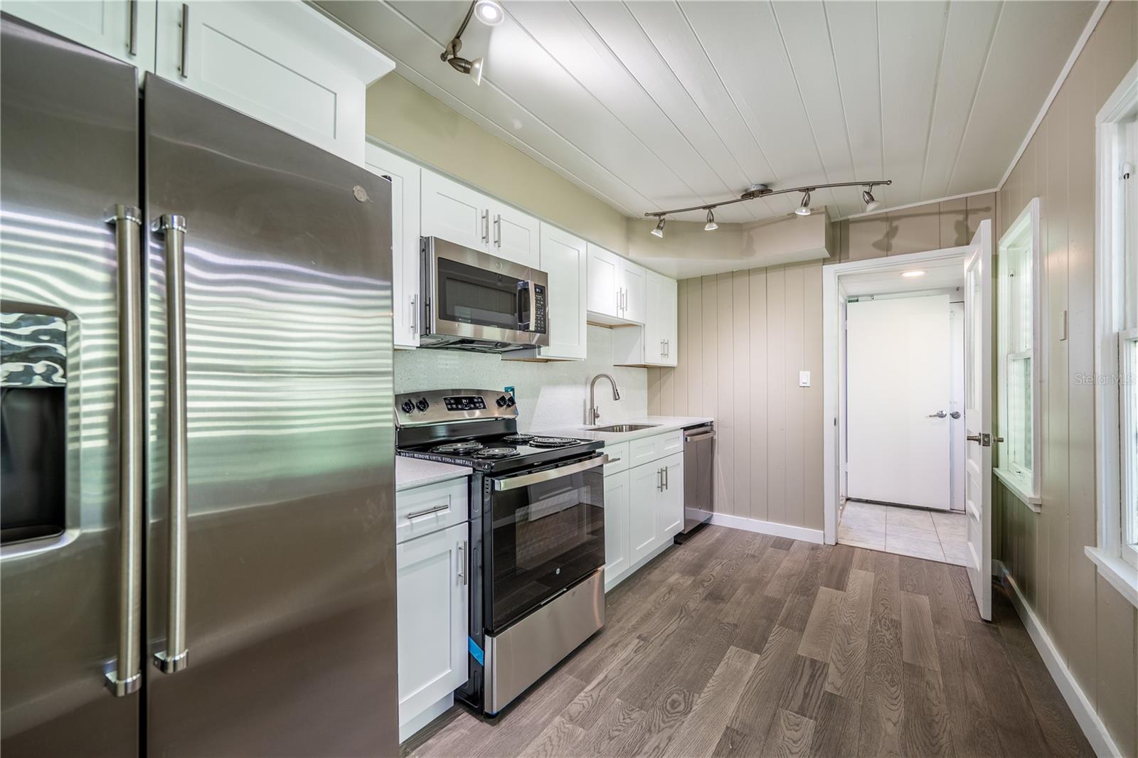 Image 10 of 31 For 115 124th Avenue W