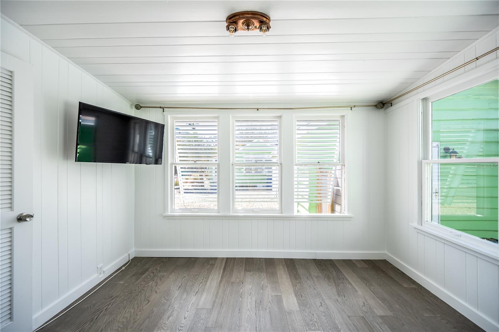 Image 23 of 31 For 115 124th Avenue W