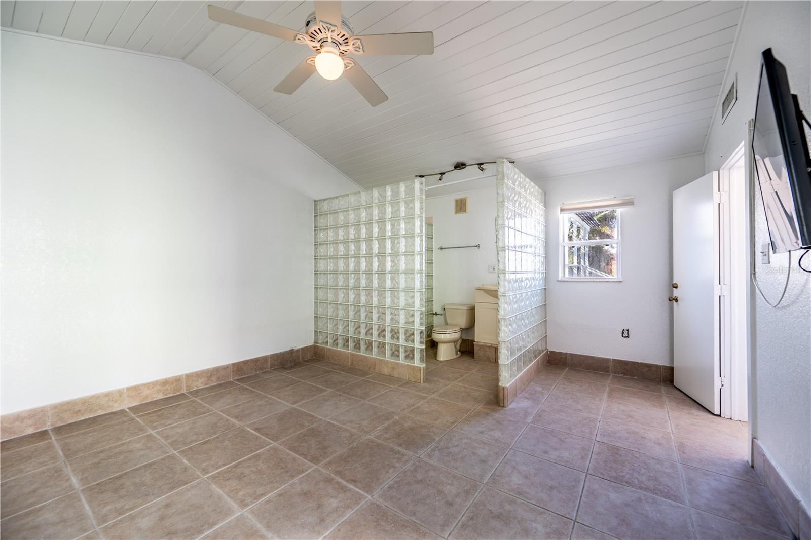 Image 25 of 31 For 115 124th Avenue W