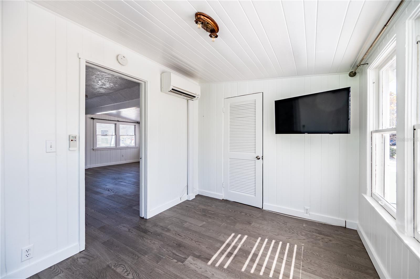 Image 27 of 31 For 115 124th Avenue W