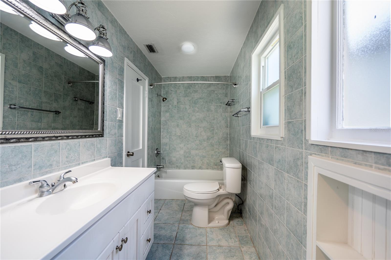 Image 6 of 31 For 115 124th Avenue W